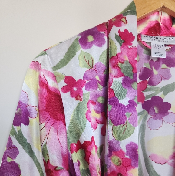 Morgan Taylor Floral Robe - Picture 9 of 9